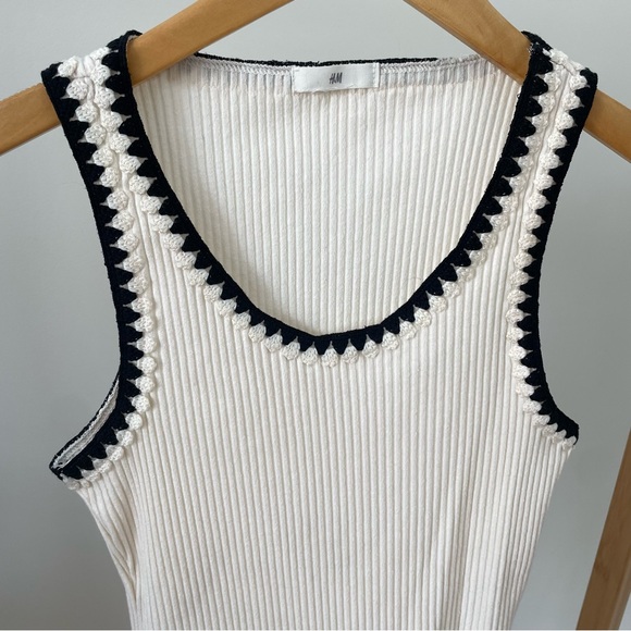 ✨SOLD✨ H&M Embroidered Ribbed Knit Tank Top in Cream - Small - Picture 2 of 7